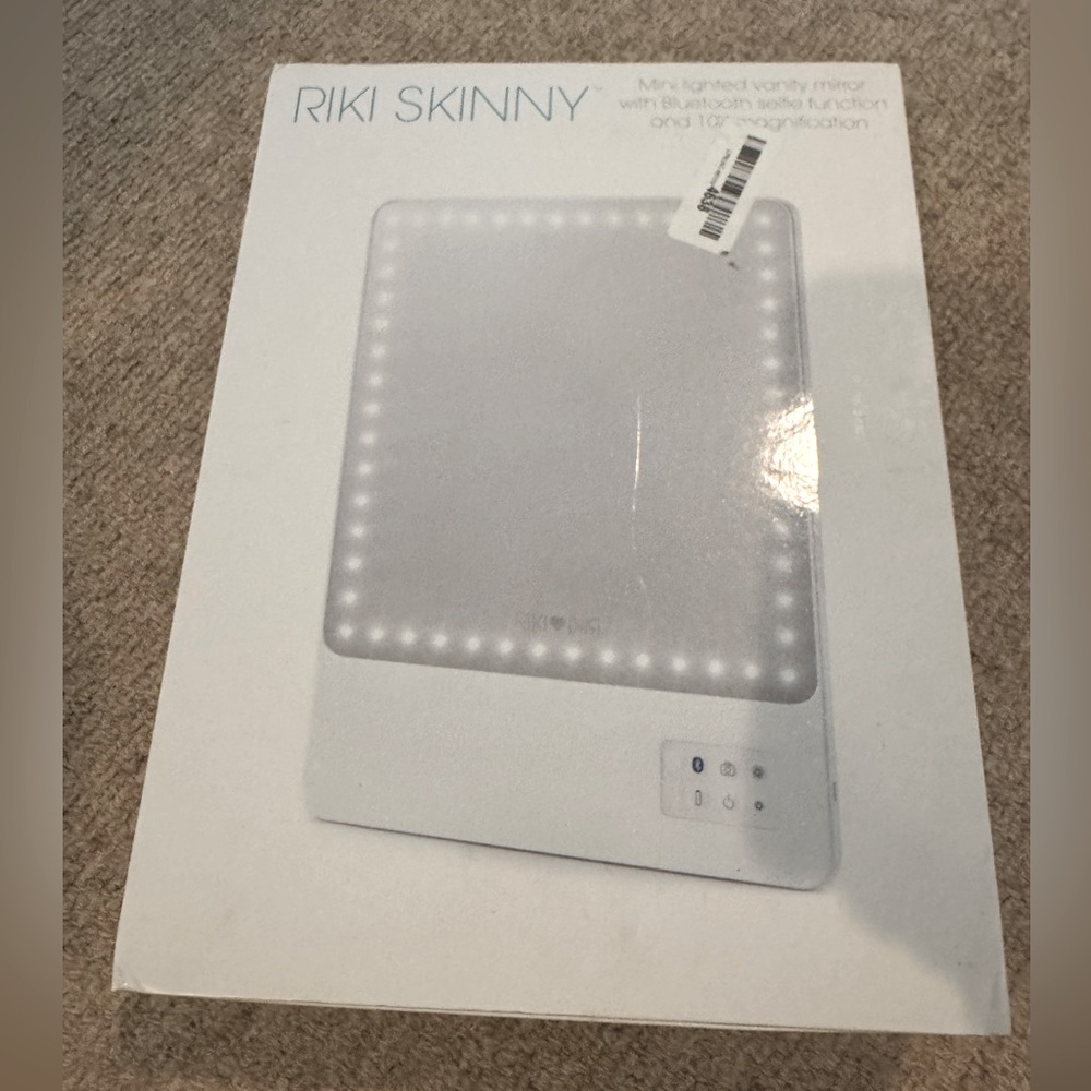 Riki Loves Riki • Riki Skinny mirror - Vanity mirror  10X mag